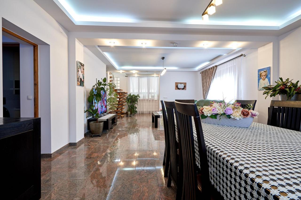 Casa Cu Flori Moisei酒店 外观 照片
