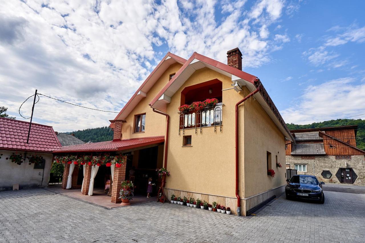 Casa Cu Flori Moisei酒店 外观 照片